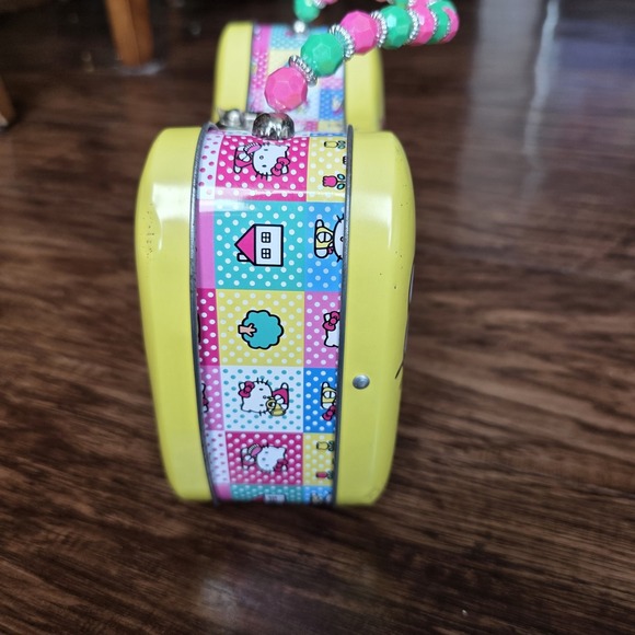 2012 Tin Box Co. Hello Kitty tin‎ purse - Picture 6 of 7